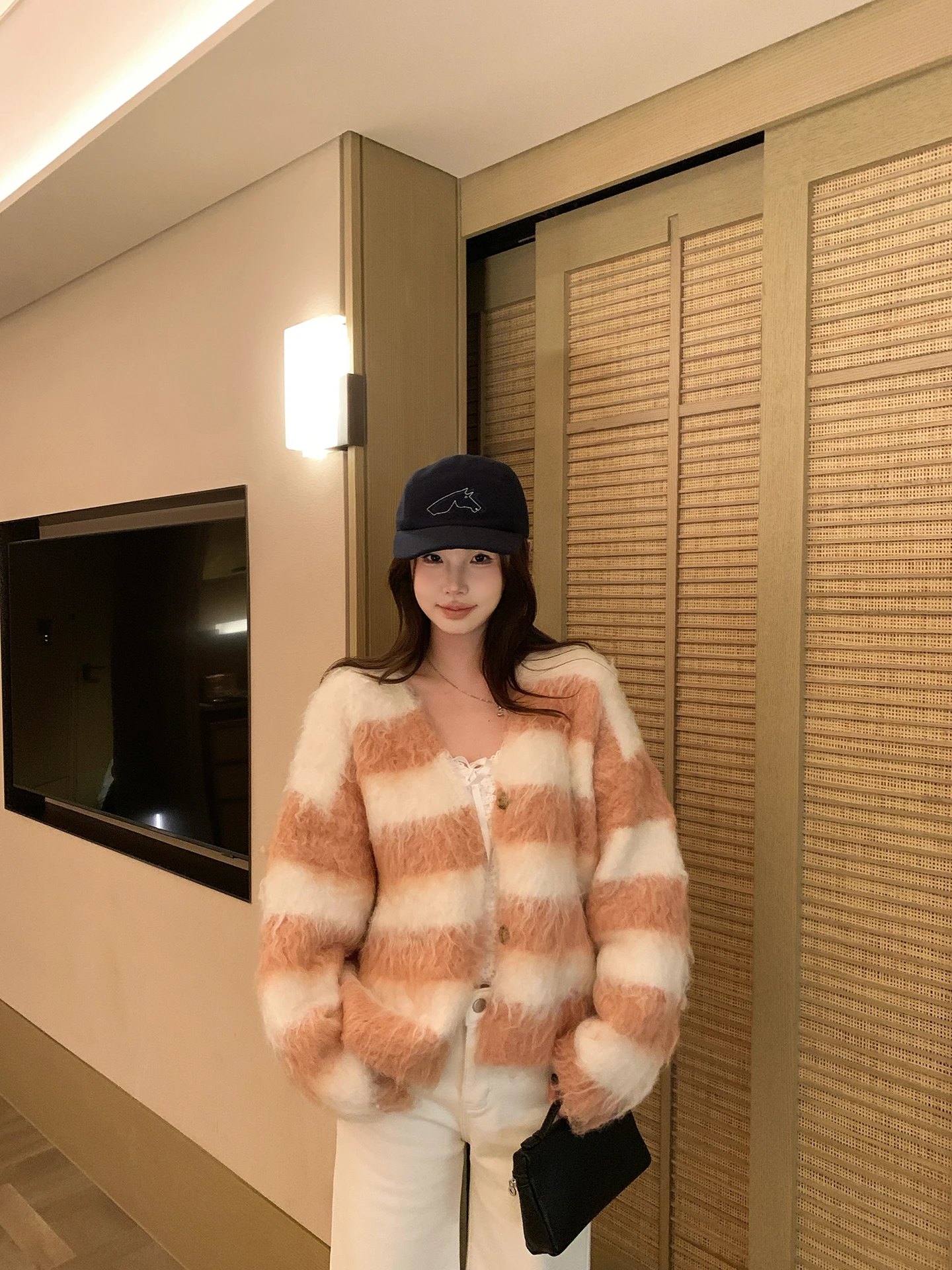 Anneshop Color Block Striped Knitwear Cardigan Women's Loose Woolen Outerwear Casual Style Long Sleeve V-Neck Spring Fashion
Anneshop Color Block Striped Knitwear Cardigan Women's Loose Woolen Outerwear Casual Style Long Sleeve V-Neck Spring Fashion