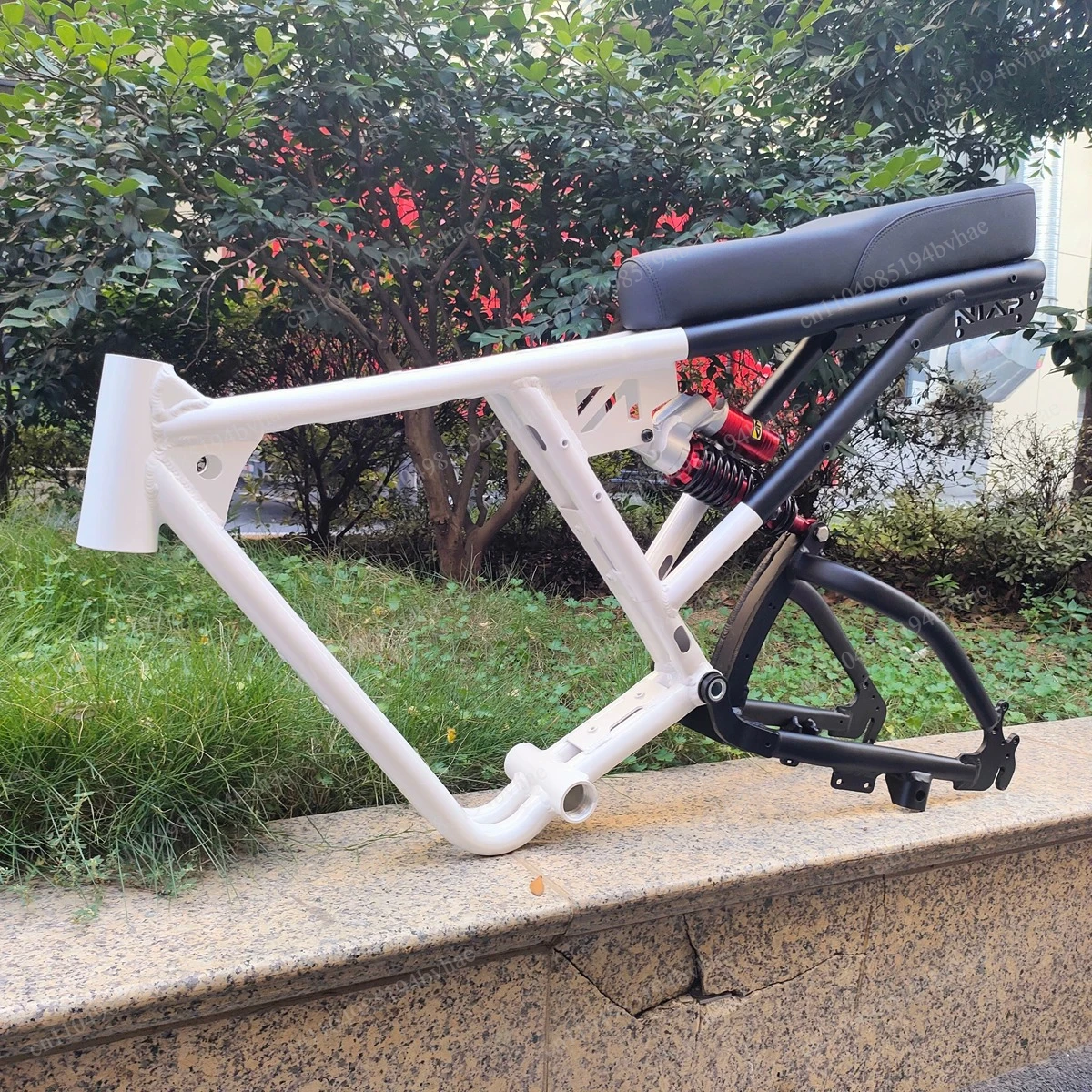 Double-color aluminum alloy 20X4.0 electric snow frame 20-inch full shock absorption, electric beach car frame
Double-color aluminum alloy 20X4.0 electric snow frame 20-inch full shock absorption, electric beach car frame
