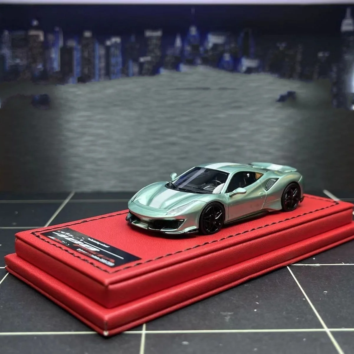 RW 1:64 488 Green Convertible Limited Edition Resin Car Model Collection ornaments Gift ornaments
RW 1:64 488 Green Convertible Limited Edition Resin Car Model Collection ornaments Gift ornaments