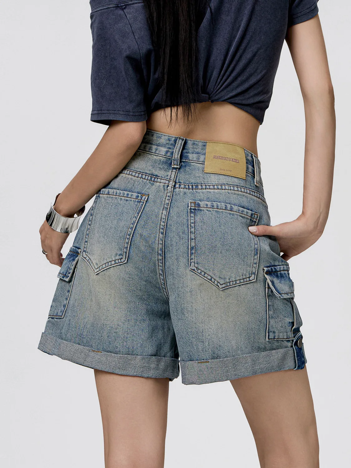 Women's High Waist Cargo Denim Shorts Vintage Wash Rolled Hem Non-Stretch Y2K Summer Streetwear 2026 Casual Utility Jorts
Women's High Waist Cargo Denim Shorts Vintage Wash Rolled Hem Non-Stretch Y2K Summer Streetwear 2026 Casual Utility Jorts