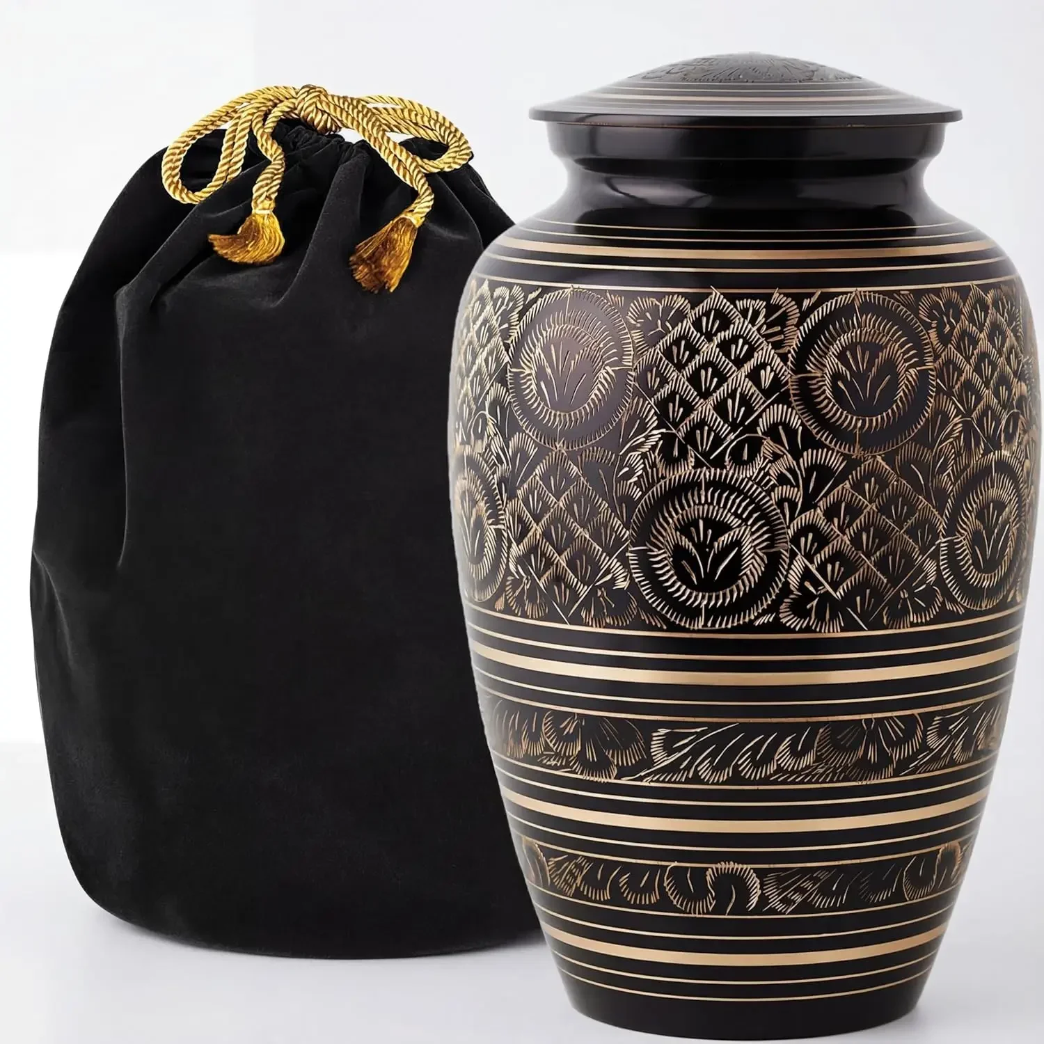 Урна для праха взрослого человека AspenStudio Deep Black and Gold Platinum Brass, большая, ручной работы, для похоронных обрядов и памятных церемоний
Урна для праха взрослого человека AspenStudio Deep Black and Gold Platinum Brass, большая, ручной работы, для похоронных обрядов и памятных церемоний