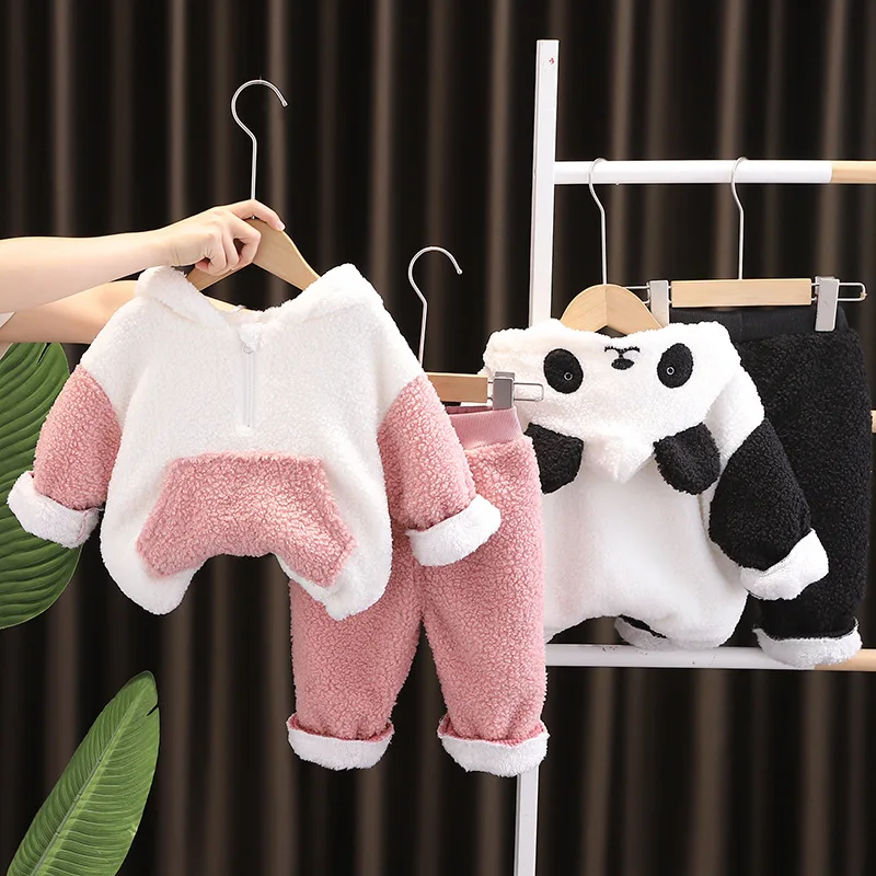 Fashion Lamb Wool Clothes Suit Baby Girls Boys Fleece Padded Coats+Pants 2Pcs Kids Panda Cartoon Outfits Children Clothing Sets
Fashion Lamb Wool Clothes Suit Baby Girls Boys Fleece Padded Coats+Pants 2Pcs Kids Panda Cartoon Outfits Children Clothing Sets