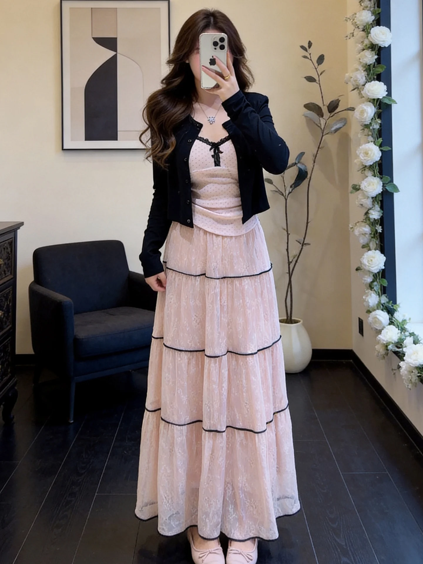 Fashionable Korean Style Three Piece Set High Waist Midi Skirt Contrast Color Cardigan Strap Spring Autumn Ladylike Trendy
Fashionable Korean Style Three Piece Set High Waist Midi Skirt Contrast Color Cardigan Strap Spring Autumn Ladylike Trendy