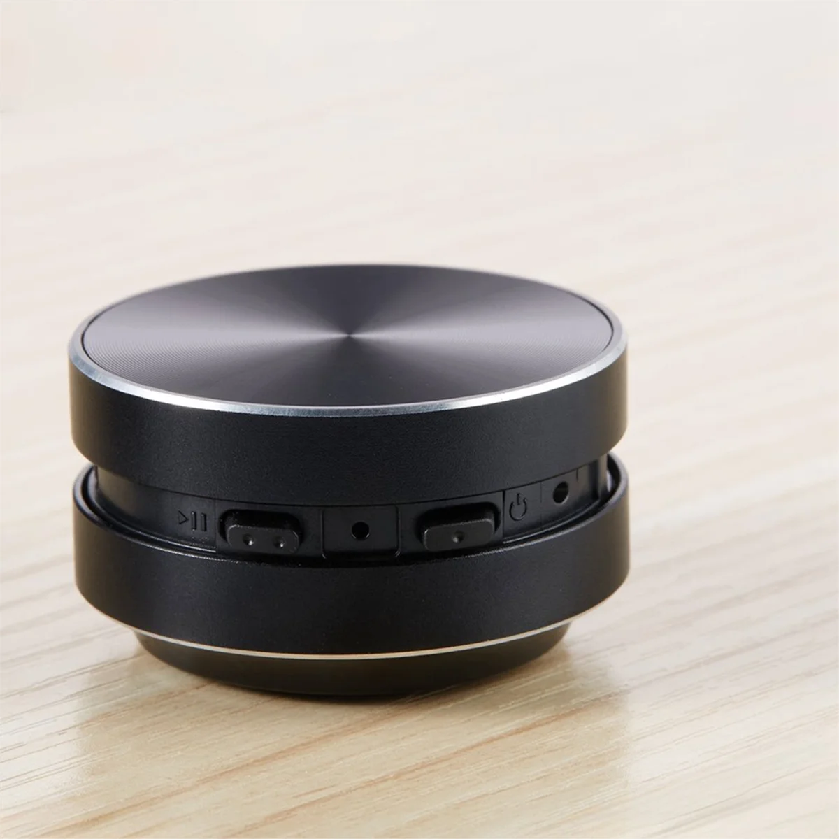 ГОРЯЧИЙ портативный совместимый динамик костной проводимости, стереозвук, Bluetooth-динамик (серебристый)
ГОРЯЧИЙ портативный совместимый динамик костной проводимости, стереозвук, Bluetooth-динамик (серебристый)