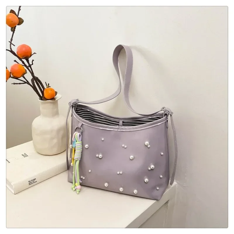Sewing Thread PU Shoulder Bags Solid Color Trendy Fashion Bags Female 2025 High Quality Simple Popular Sweet Crossbody Bags
Sewing Thread PU Shoulder Bags Solid Color Trendy Fashion Bags Female 2025 High Quality Simple Popular Sweet Crossbody Bags
