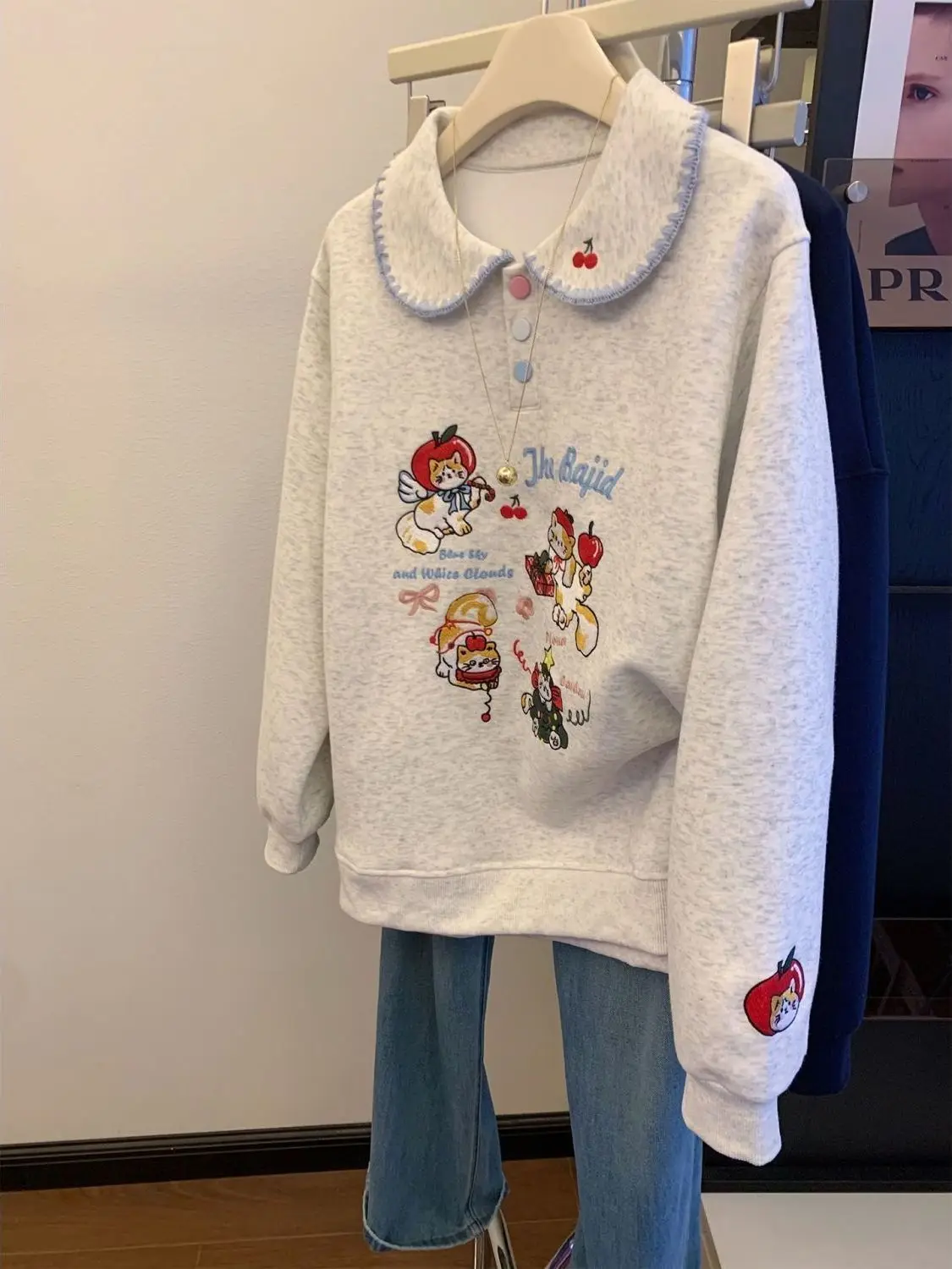 Cute Cartoon Embroidery Doll Collar Sweatshirt Women's Spring Autumn High School Students Unique Fashion Top Korean Style
Cute Cartoon Embroidery Doll Collar Sweatshirt Women's Spring Autumn High School Students Unique Fashion Top Korean Style