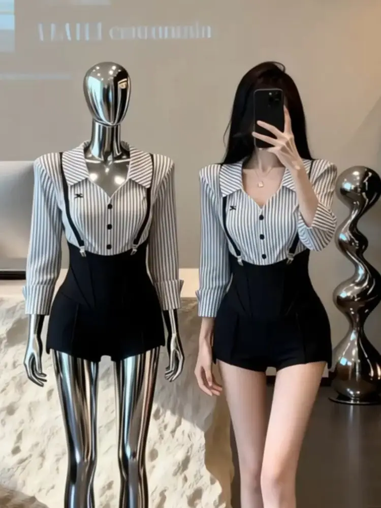Spring 2026 Women's Slim Fit Striped Shirt And Shorts Set Long Sleeve Design High Waist Overalls Fashionable Casual Outfit
Spring 2026 Women's Slim Fit Striped Shirt And Shorts Set Long Sleeve Design High Waist Overalls Fashionable Casual Outfit
