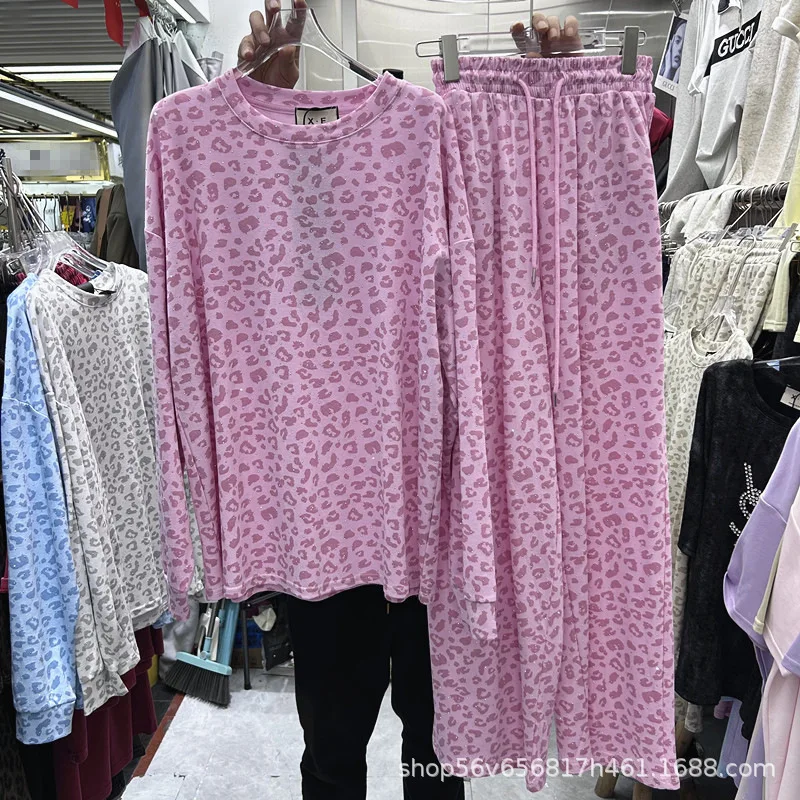 Fashion 2026 New Spring Autumn Women Set Hot Diamonds Leopard Loose Long Sleeve Hoodie Top + Elastic Waist Casual Straight Pants
Fashion 2026 New Spring Autumn Women Set Hot Diamonds Leopard Loose Long Sleeve Hoodie Top + Elastic Waist Casual Straight Pants