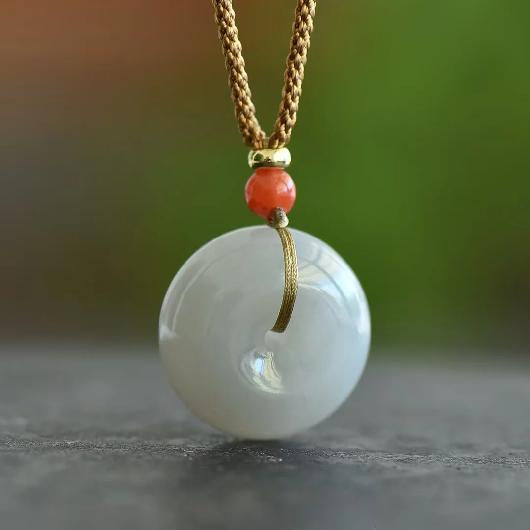 Дымчатый и фиолетовый кулон с пряжкой мира, Hetian Jade Qinghai, материал, ювелирные изделия, подарок на день рождения для девочки
Дымчатый и фиолетовый кулон с пряжкой мира, Hetian Jade Qinghai, материал, ювелирные изделия, подарок на день рождения для девочки