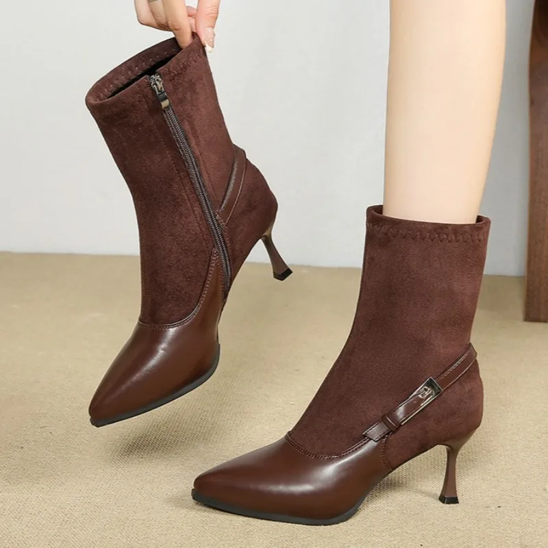 2025 Winter Pointed Toe Short Boots High Heels Fashion Suede Buckle Shoes Designer Chelsea Ankle Boots Party Pumps Zapatillas
2025 Winter Pointed Toe Short Boots High Heels Fashion Suede Buckle Shoes Designer Chelsea Ankle Boots Party Pumps Zapatillas