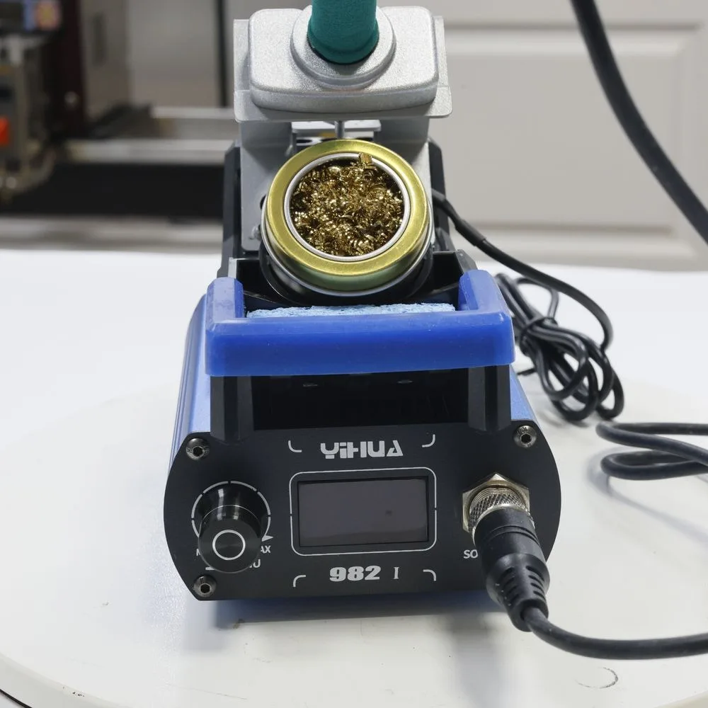YIHUA 982-I Multi-Temp Soldering Station with Cleaning Ball, Compact Top-Mounted Stand, Digital Calibration & Alarm Function
YIHUA 982-I Multi-Temp Soldering Station with Cleaning Ball, Compact Top-Mounted Stand, Digital Calibration & Alarm Function