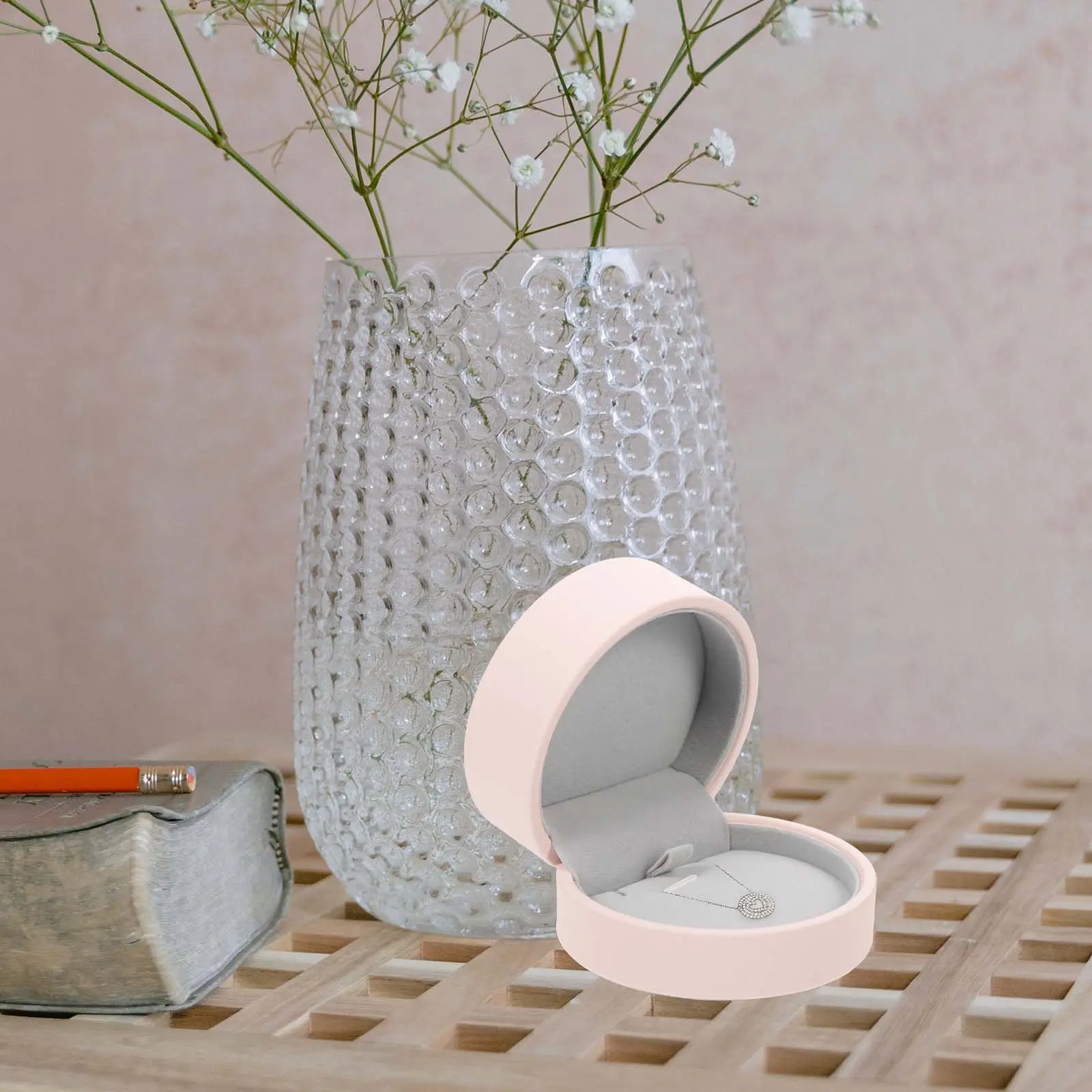 Romantic Rose Jewelry Box Premium PU Soft Lined Clamshell Case for Small Jewelry Storage Desktop Decor Wedding Anniversary Gift
Romantic Rose Jewelry Box Premium PU Soft Lined Clamshell Case for Small Jewelry Storage Desktop Decor Wedding Anniversary Gift