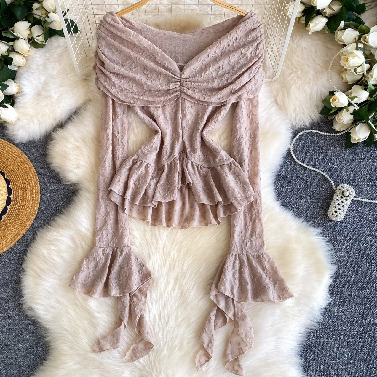 Blouses Women Top Shirt V Neck Flare Sleeve Tops Lace Ruffles Slim Fit Y2k Streetwear Elegant Splice Shirts Tight Waist 2026
Blouses Women Top Shirt V Neck Flare Sleeve Tops Lace Ruffles Slim Fit Y2k Streetwear Elegant Splice Shirts Tight Waist 2026