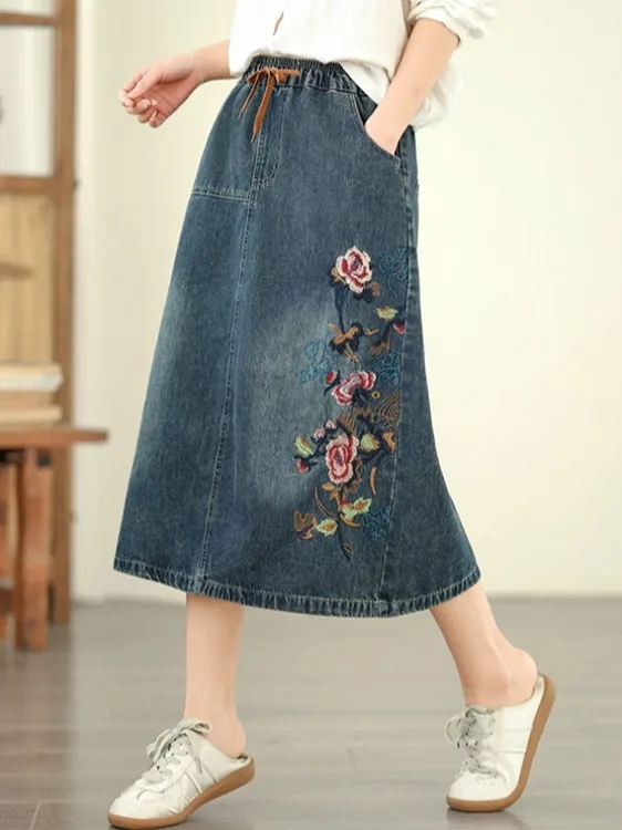 Джинсовая юбка-миди с вышивкой и потертым краем, эластичная талия, утягивающая юбка-миди, этническая женская юбка больших размеров
Джинсовая юбка-миди с вышивкой и потертым краем, эластичная талия, утягивающая юбка-миди, этническая женская юбка больших размеров