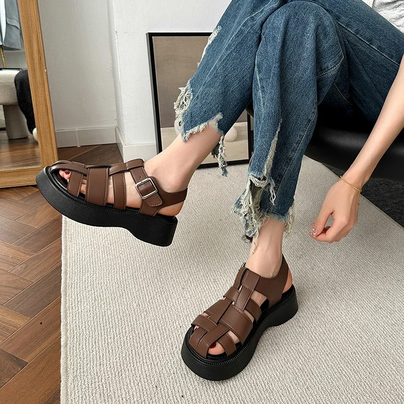 Fashion 2025 Rome Women's Sandals New Closed Toe Outdoor Best Seller Solid Casual Hollow Out Buckle Strap Flat Sandals Zapatos
Fashion 2025 Rome Women's Sandals New Closed Toe Outdoor Best Seller Solid Casual Hollow Out Buckle Strap Flat Sandals Zapatos