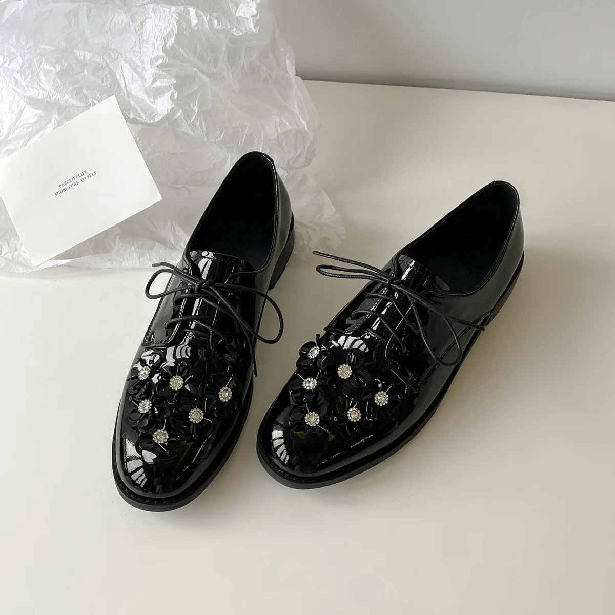 Silvers Flowers Bling Women Ballet Shoes Round Toe Hollow Fashion Flats Casual Shoes Women's Summer Mary Jane Sneakers
Silvers Flowers Bling Women Ballet Shoes Round Toe Hollow Fashion Flats Casual Shoes Women's Summer Mary Jane Sneakers