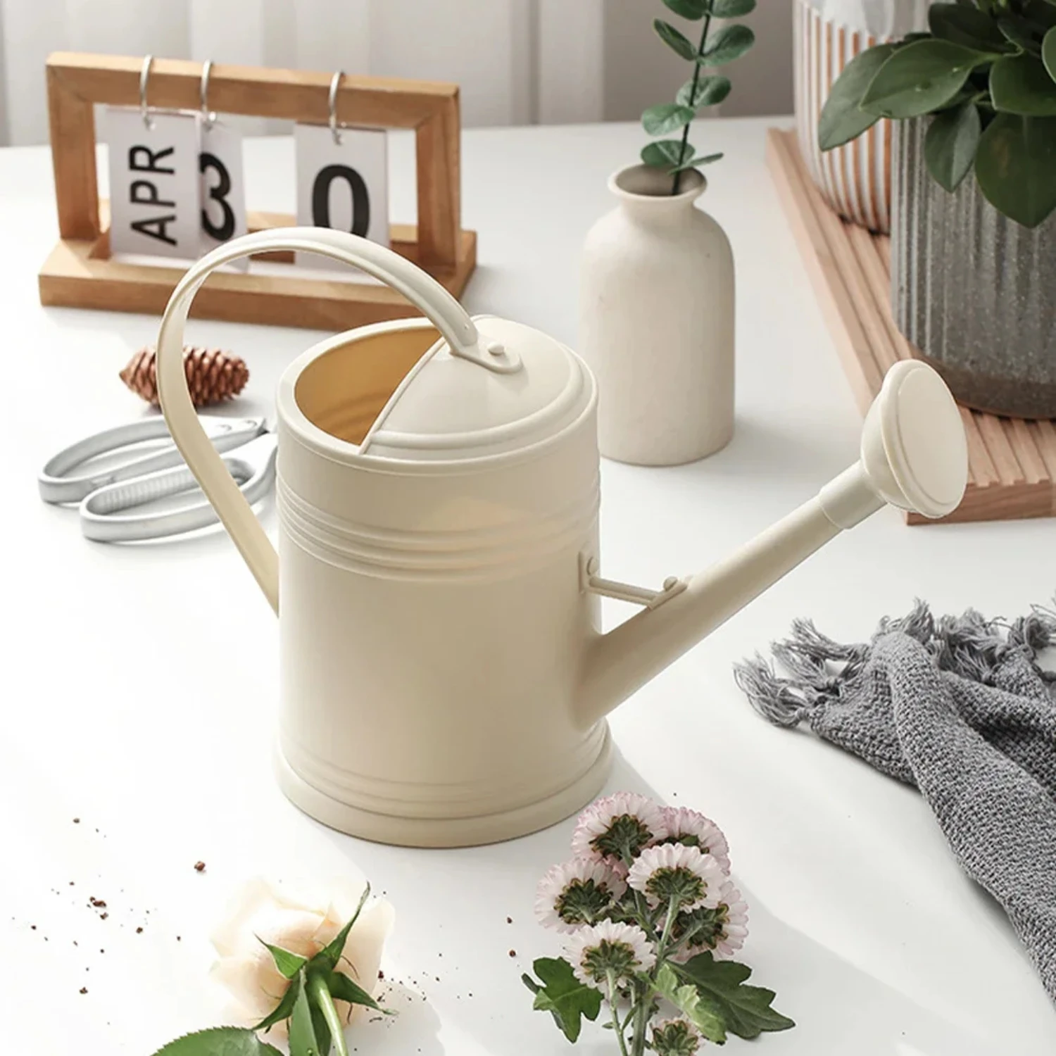 2L Watering Can Long Spout Houseplants Indoor Outdoor Succulents Planter Flower Bonsai Watering Pot Watering Bottles Jar
2L Watering Can Long Spout Houseplants Indoor Outdoor Succulents Planter Flower Bonsai Watering Pot Watering Bottles Jar