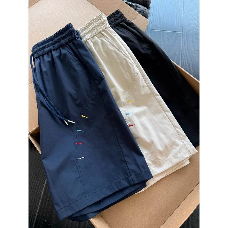 Summer Shorts for Men Embroidery American Retro Straight Leg Design Middle Pants Drawstring Outdoor Casual Streetwear Bottoms
Summer Shorts for Men Embroidery American Retro Straight Leg Design Middle Pants Drawstring Outdoor Casual Streetwear Bottoms