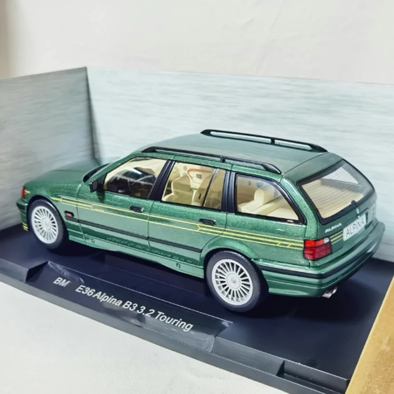 MCG масштаб 1/18 E36 Alpina B3 3,2 сплав имитация модели автомобиля статическая коллекция украшенные праздничные подарки игрушки сувенирный подарок 
MCG масштаб 1/18 E36 Alpina B3 3,2 сплав имитация модели автомобиля статическая коллекция украшенные праздничные подарки игрушки сувенирный подарок