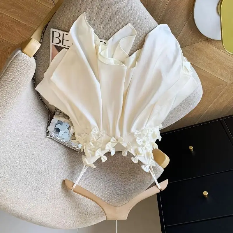 French Three-dimensional Bow V-neck Suspender Women's Summer High-end Satin Beautiful Back Sleeveless Skirt Small Top T-Shirts
French Three-dimensional Bow V-neck Suspender Women's Summer High-end Satin Beautiful Back Sleeveless Skirt Small Top T-Shirts