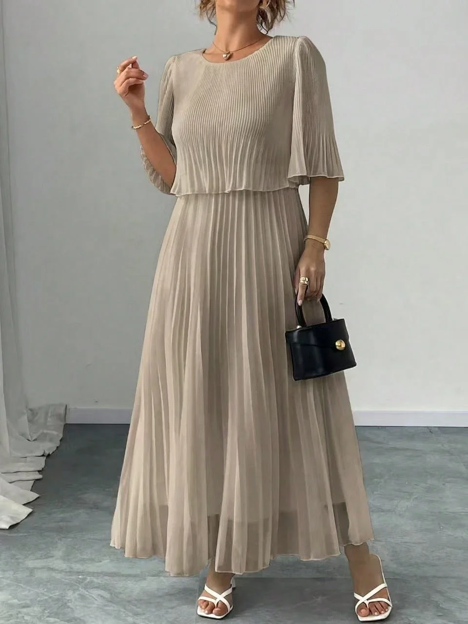 Elegant Solid Color Round Neck Batwing Sleeve Chiffon Pleated Maxi Dress Summer
Elegant Solid Color Round Neck Batwing Sleeve Chiffon Pleated Maxi Dress Summer
