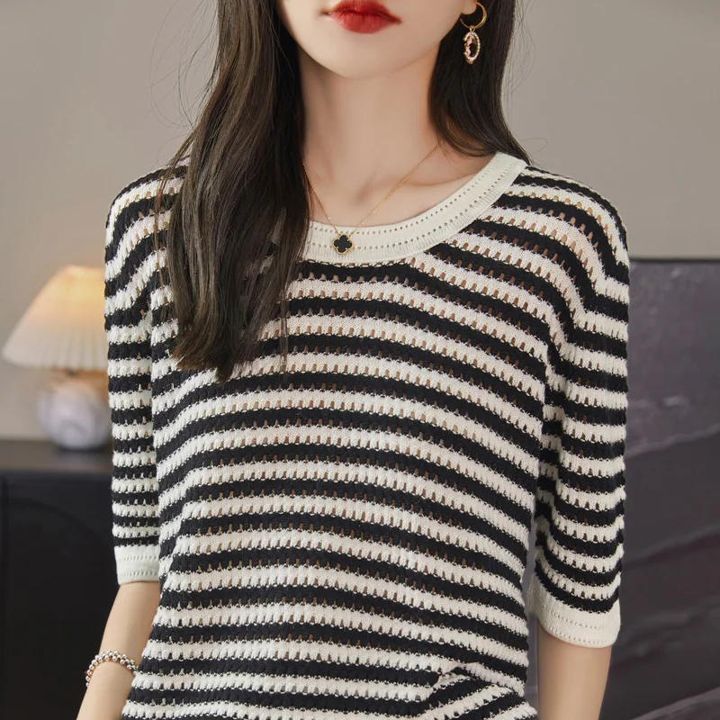 Women's T-shirt Summer New Worsted Wool Knitwear Casual Stripes Ladies Tops Round Neck Pullover Short Sleeve Hollow Tees
Women's T-shirt Summer New Worsted Wool Knitwear Casual Stripes Ladies Tops Round Neck Pullover Short Sleeve Hollow Tees