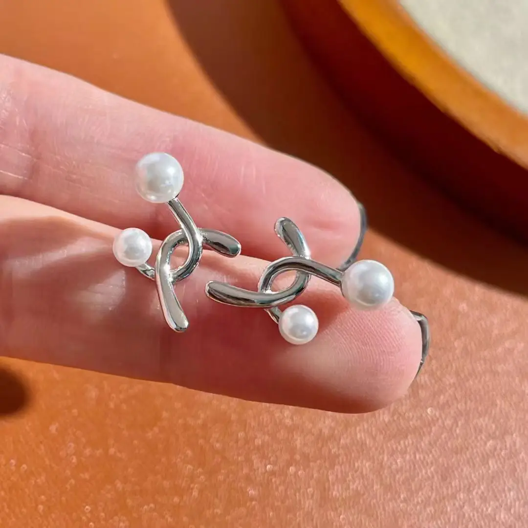 Оптовая продажа, серьги из стерлингового серебра S925, фурнитура для крепления, базовые монтажные детали, аксессуар для жемчуга 4-5 мм, 5 пар/лот
Оптовая продажа, серьги из стерлингового серебра S925, фурнитура для крепления, базовые монтажные детали, аксессуар для жемчуга 4-5 мм, 5 пар/лот