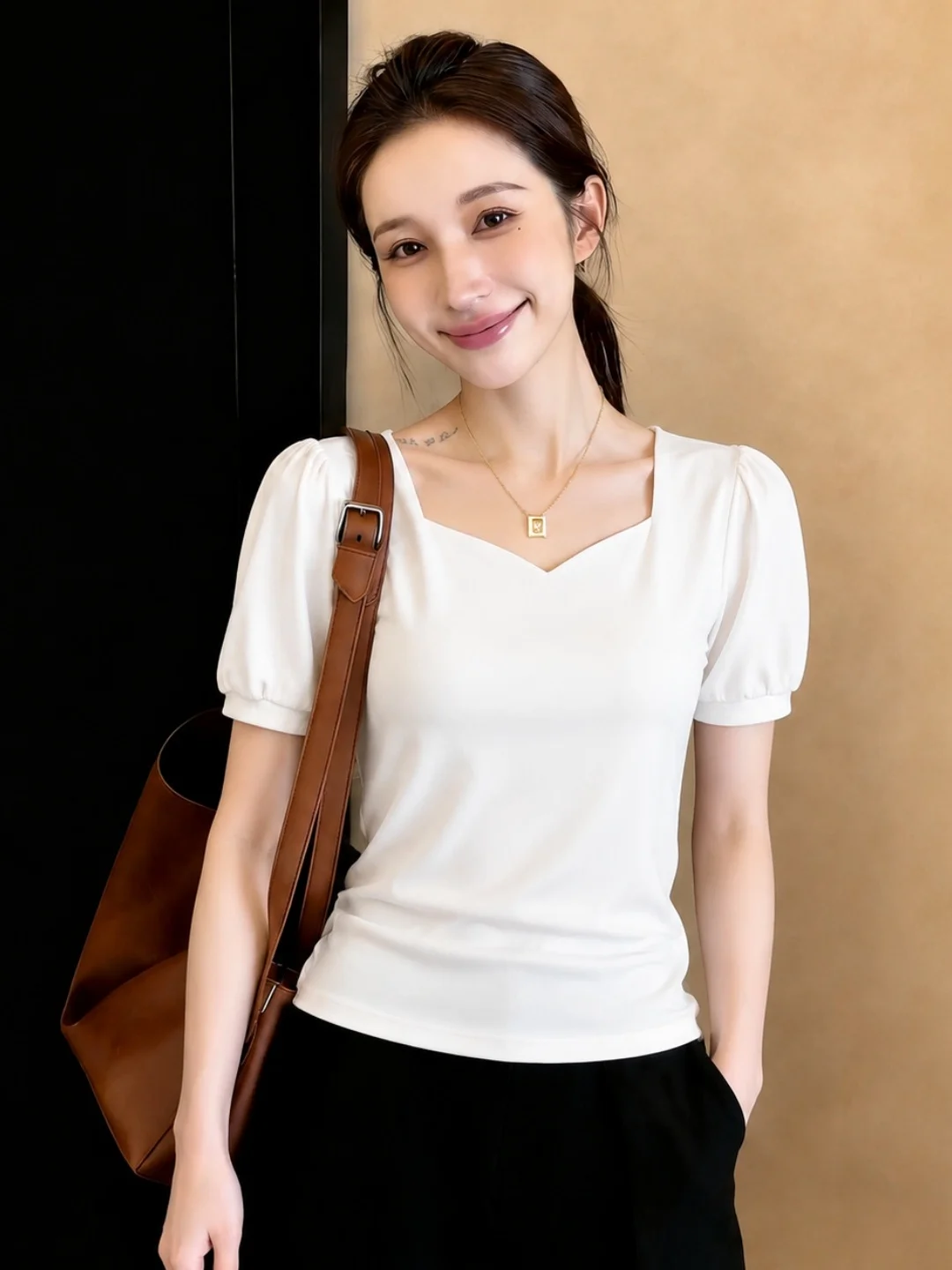 Elegant Pure Color Bubble Sleeve T-Shirt Korean Style Commute Fashion Square Collar Pullover Charming Top for Younger Look
Elegant Pure Color Bubble Sleeve T-Shirt Korean Style Commute Fashion Square Collar Pullover Charming Top for Younger Look