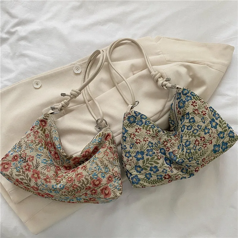 Wear-resistant canvas floral large capacity women's single-shoulder bag, lightweight commuter handbag
Wear-resistant canvas floral large capacity women's single-shoulder bag, lightweight commuter handbag