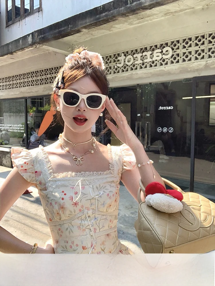 Elegant Lace Floral Print Shirt Women's Slim Fit Cotton Summer Top Square Collar Short Sleeve Sweet Style Chinese Brand
Elegant Lace Floral Print Shirt Women's Slim Fit Cotton Summer Top Square Collar Short Sleeve Sweet Style Chinese Brand