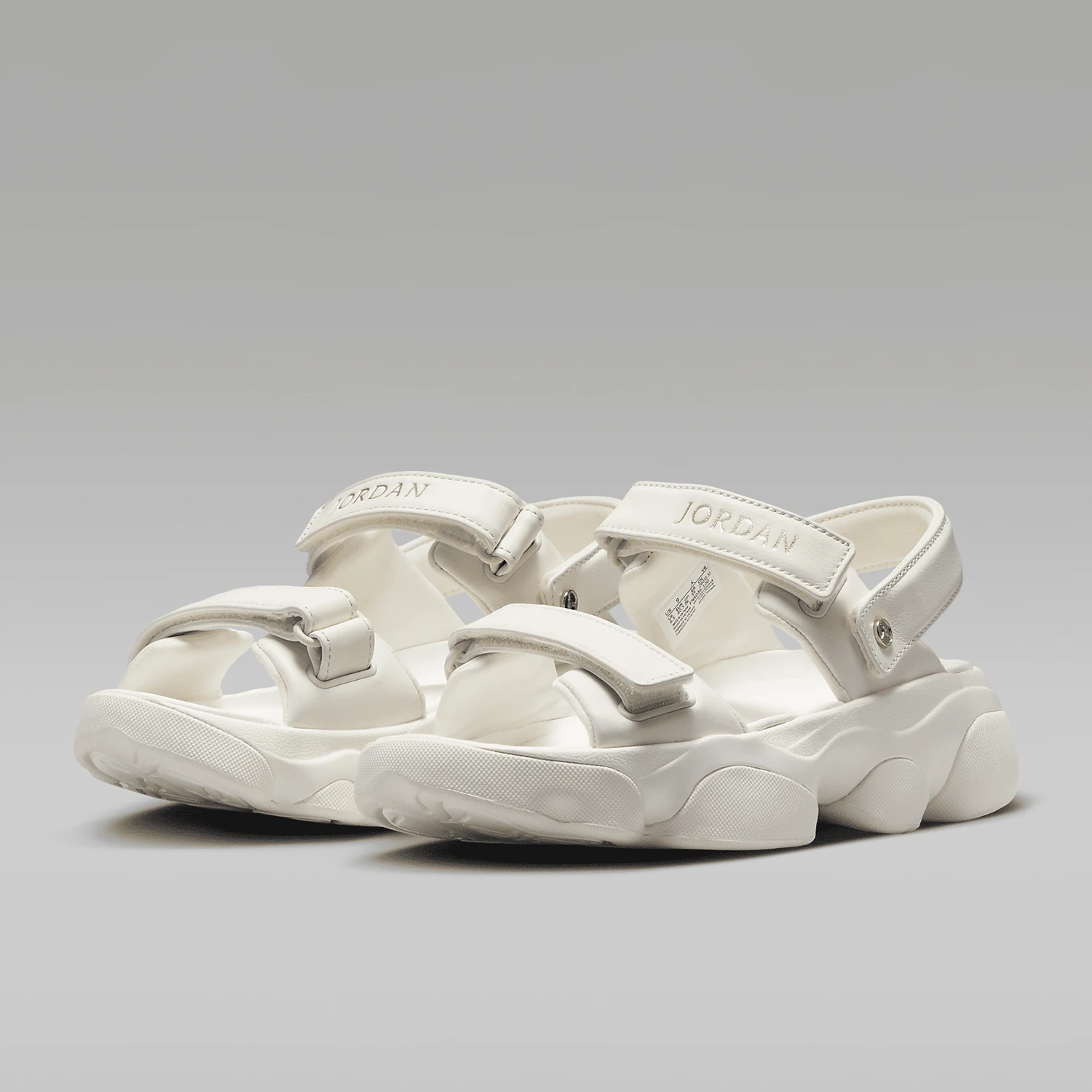 Nike genuine Jordan Deja women's casual breathable thick soled sandals FN5036-100
Nike genuine Jordan Deja women's casual breathable thick soled sandals FN5036-100