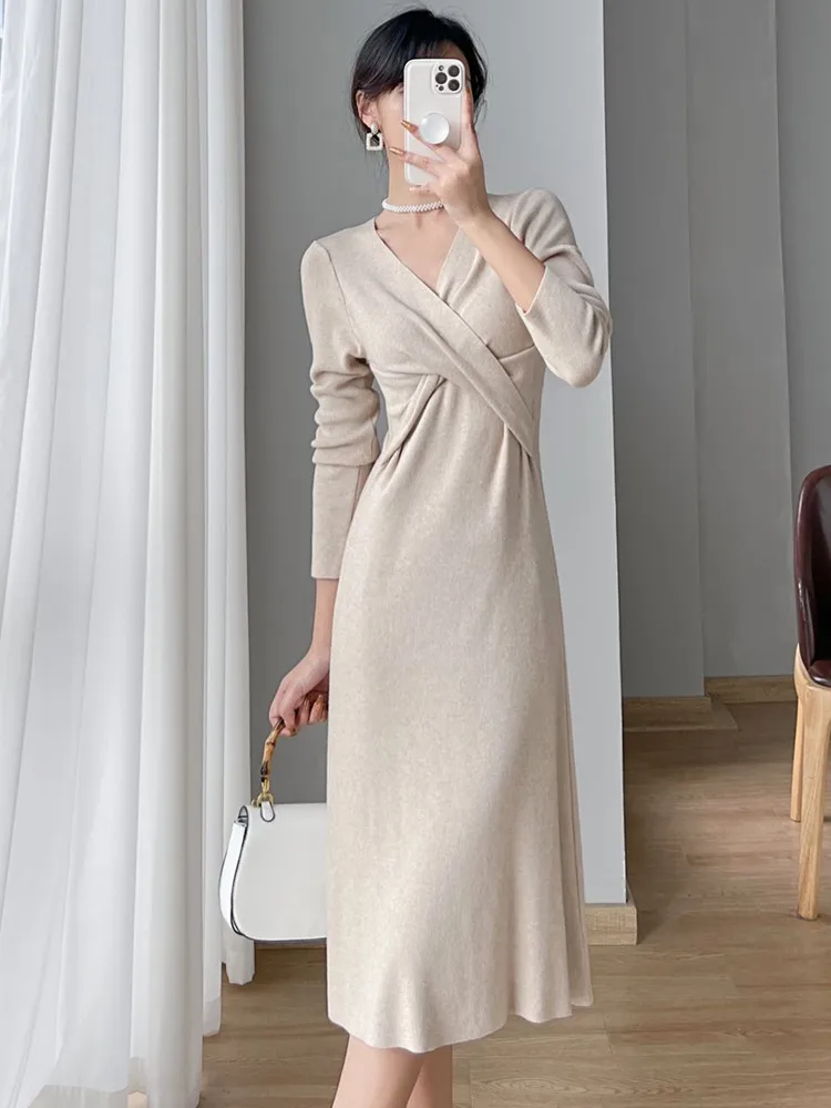SMTHMA Women New Autumn And Winter Knitted Sweater Dress Sexy V Neck Slim Elastic Long Dresses Vestidos
SMTHMA Women New Autumn And Winter Knitted Sweater Dress Sexy V Neck Slim Elastic Long Dresses Vestidos