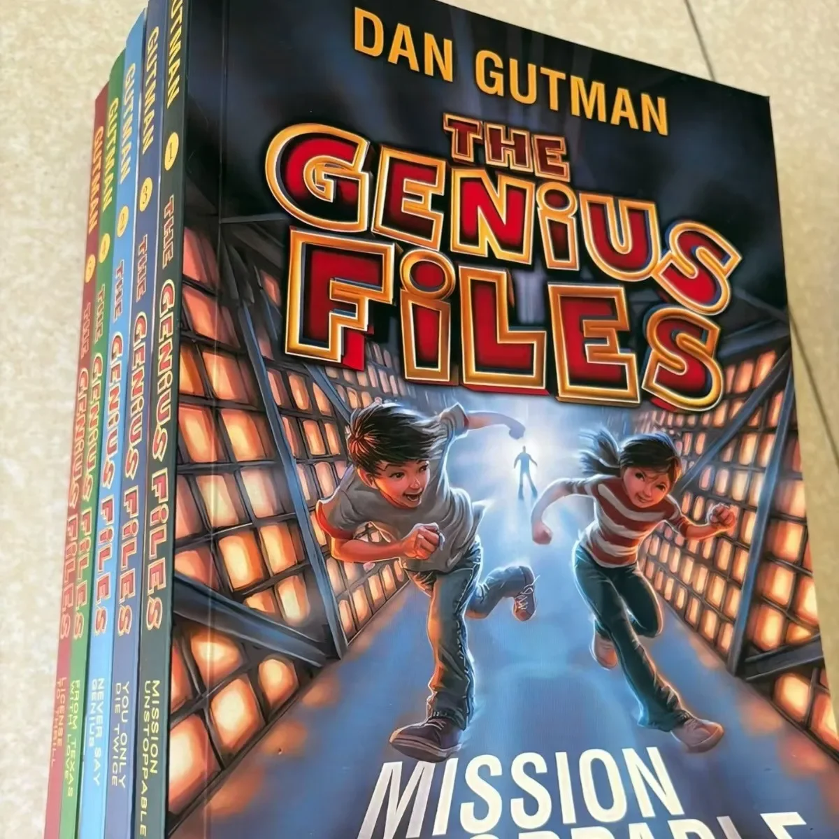 English Storybook For English Version, Genius Files 5 Volumes Co-sold, Adolescent Extracurricular Reading Chapter Novels
English Storybook For English Version, Genius Files 5 Volumes Co-sold, Adolescent Extracurricular Reading Chapter Novels