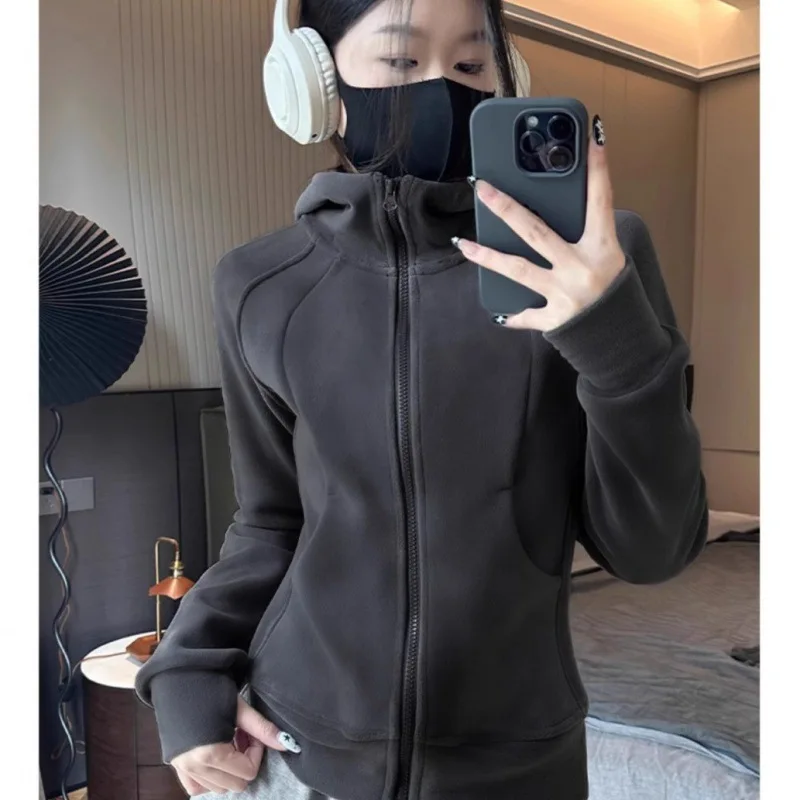 2025 New Women's Hoodie Double-sided Oliver Fleece Waist-cinching Zipper Cardigan Outerwear Slim Fit High-End Feel Autumn Winter
2025 New Women's Hoodie Double-sided Oliver Fleece Waist-cinching Zipper Cardigan Outerwear Slim Fit High-End Feel Autumn Winter