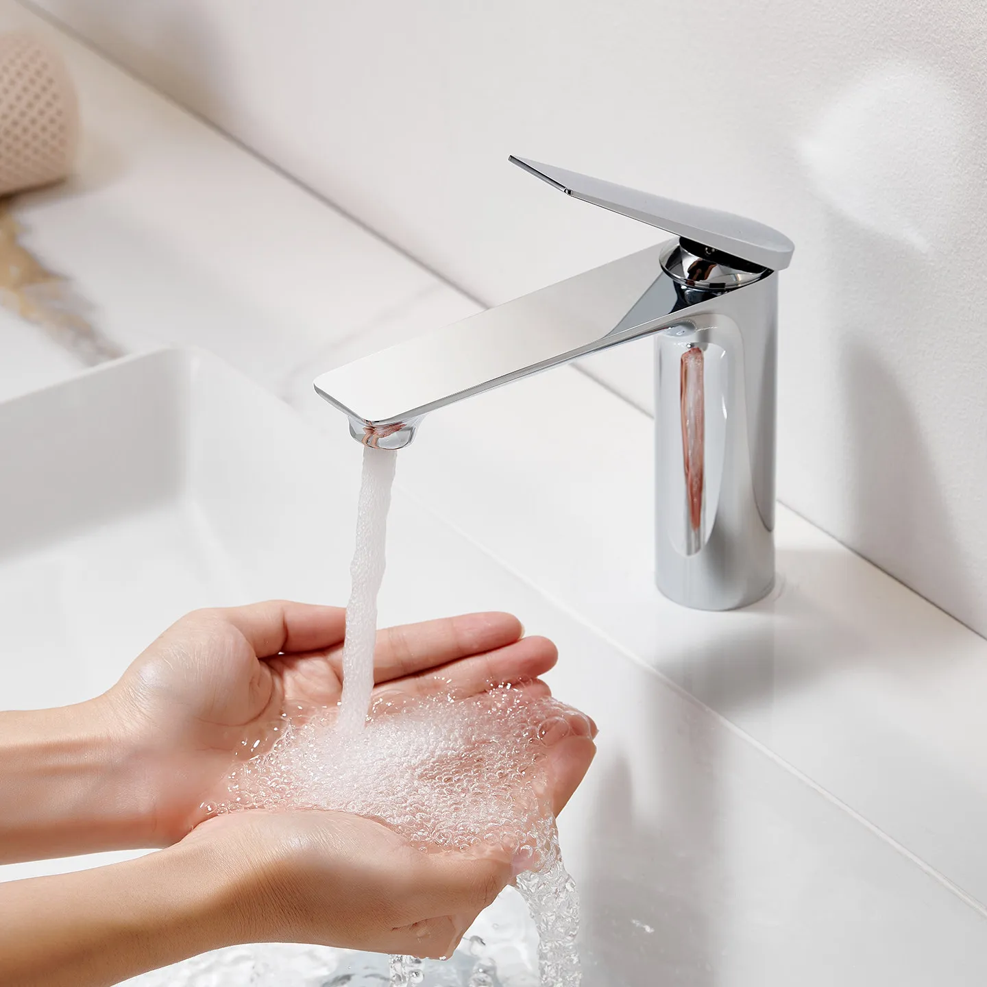 Minimalist Solid Brass Tap Hot Cold Water Mixer Bathroom Sink Faucet Home Under Counter Basin Water Tap
Minimalist Solid Brass Tap Hot Cold Water Mixer Bathroom Sink Faucet Home Under Counter Basin Water Tap
