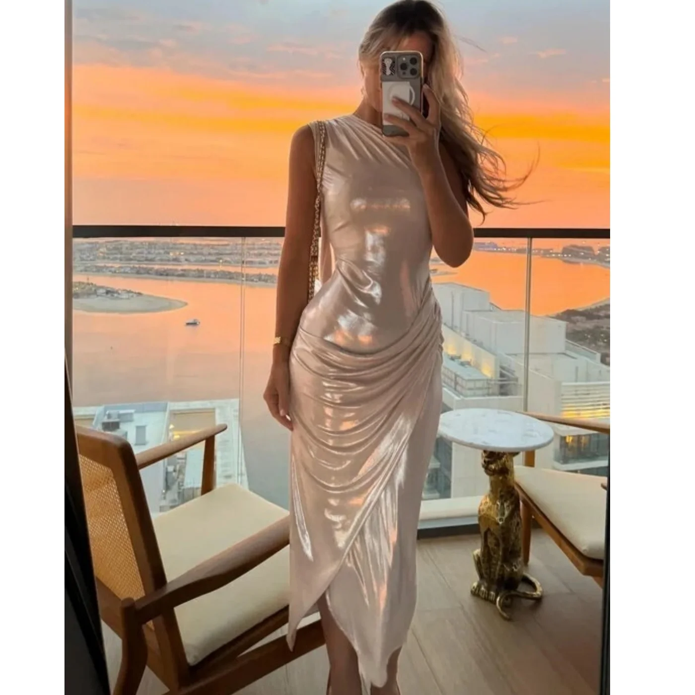 New Single Shoulder PU Long Slimming Dress Goddess Style Party Casual Socializing Evening Gown Fashionable Knitted Fabric
New Single Shoulder PU Long Slimming Dress Goddess Style Party Casual Socializing Evening Gown Fashionable Knitted Fabric