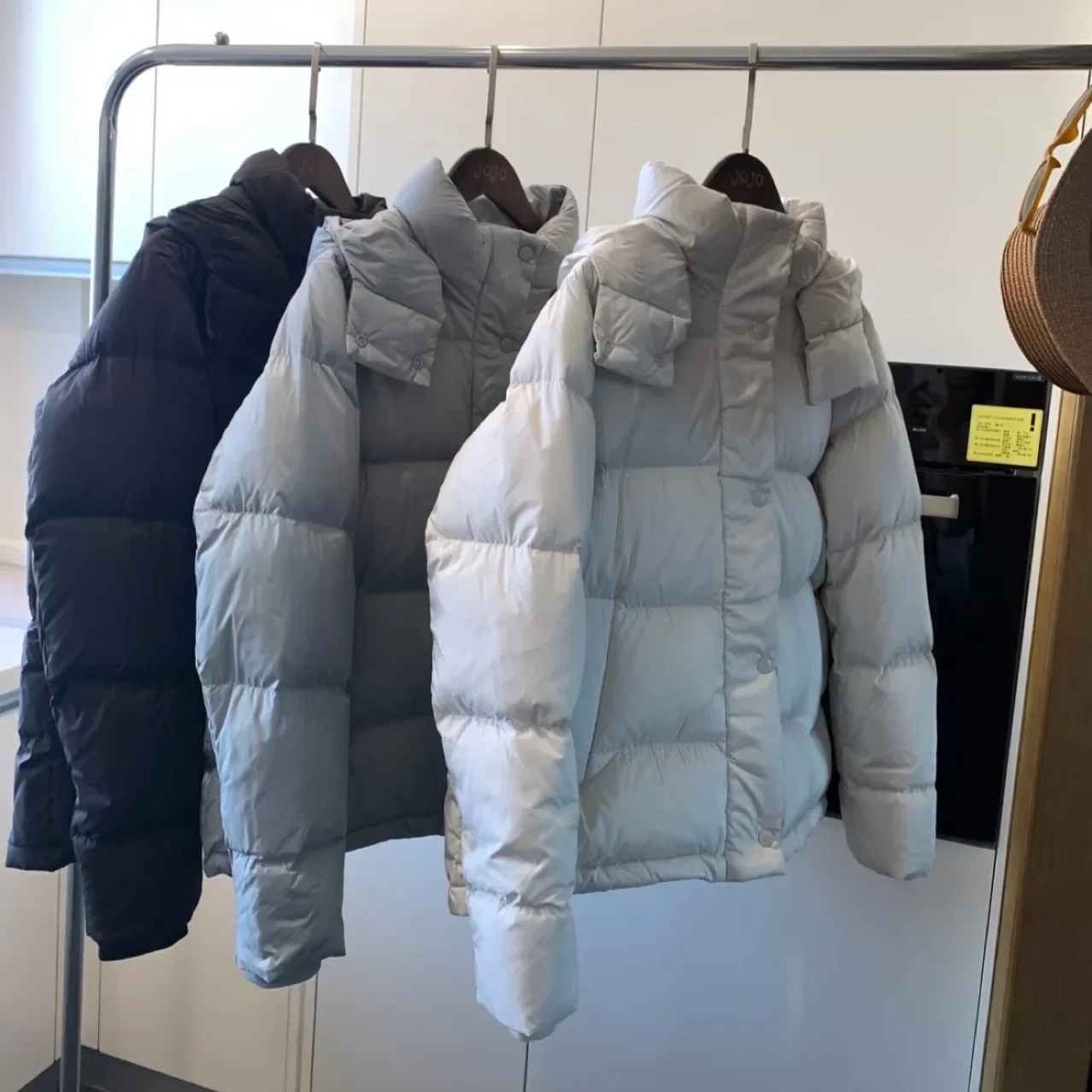 2025 Европейский зимний женский пуховик, свободный теплый элитный 90, белый утиный пуховик
2025 Европейский зимний женский пуховик, свободный теплый элитный 90, белый утиный пуховик