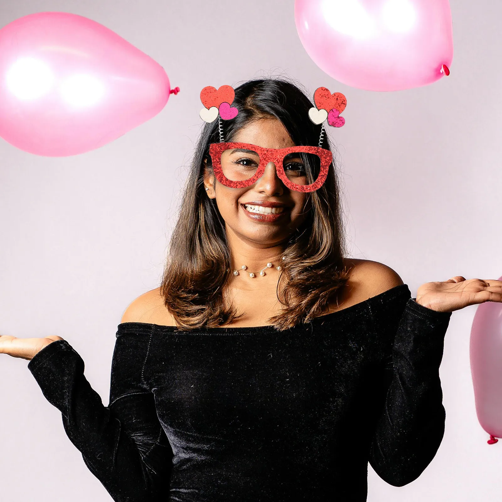 4Pcs Valentines Day Heart Sunglasses Novelty Party Eyeglasses Photo Booth Props Romantic Photo Props Cosplay Eyewear
4Pcs Valentines Day Heart Sunglasses Novelty Party Eyeglasses Photo Booth Props Romantic Photo Props Cosplay Eyewear