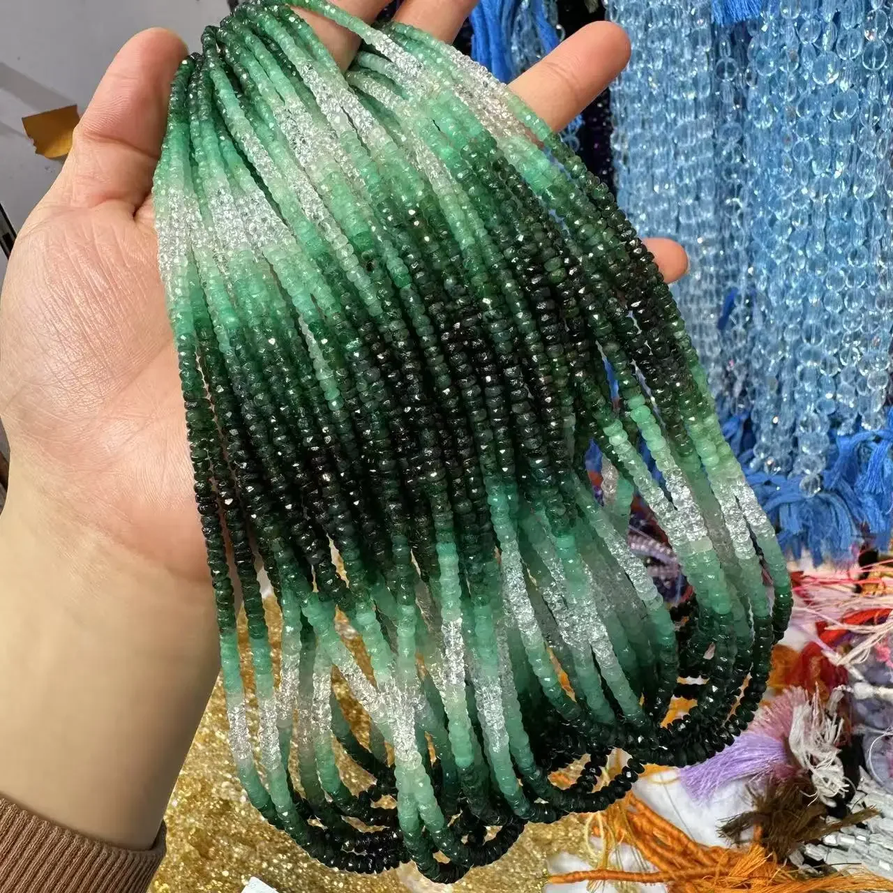 5А оптовая продажа натуральный градиент зеленый изумруд драгоценный камень рондель 38 см свободные бусины для изготовления ювелирных изделий дизайн для подарка модный камень
5А оптовая продажа натуральный градиент зеленый изумруд драгоценный камень рондель 38 см свободные бусины для изготовления ювелирных изделий дизайн для подарка модный камень