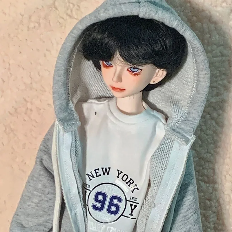 Модная кукольная одежда 1/4 для мужчин и женщин, кукла Bjd, повседневное пальто с капюшоном, осеннее универсальное пальто «сделай сам», игрушки для девочек, платье, аксессуары для кукол
Модная кукольная одежда 1/4 для мужчин и женщин, кукла Bjd, повседневное пальто с капюшоном, осеннее универсальное пальто «сделай сам», игрушки для девочек, платье, аксессуары для кукол