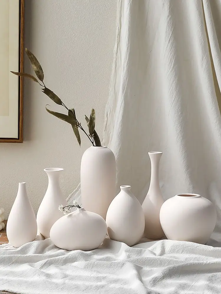 White Vase Chinese Ceramic Vase Decoration Creative Graffiti Art Living Room Decoration Home Furnishing Ornaments
White Vase Chinese Ceramic Vase Decoration Creative Graffiti Art Living Room Decoration Home Furnishing Ornaments