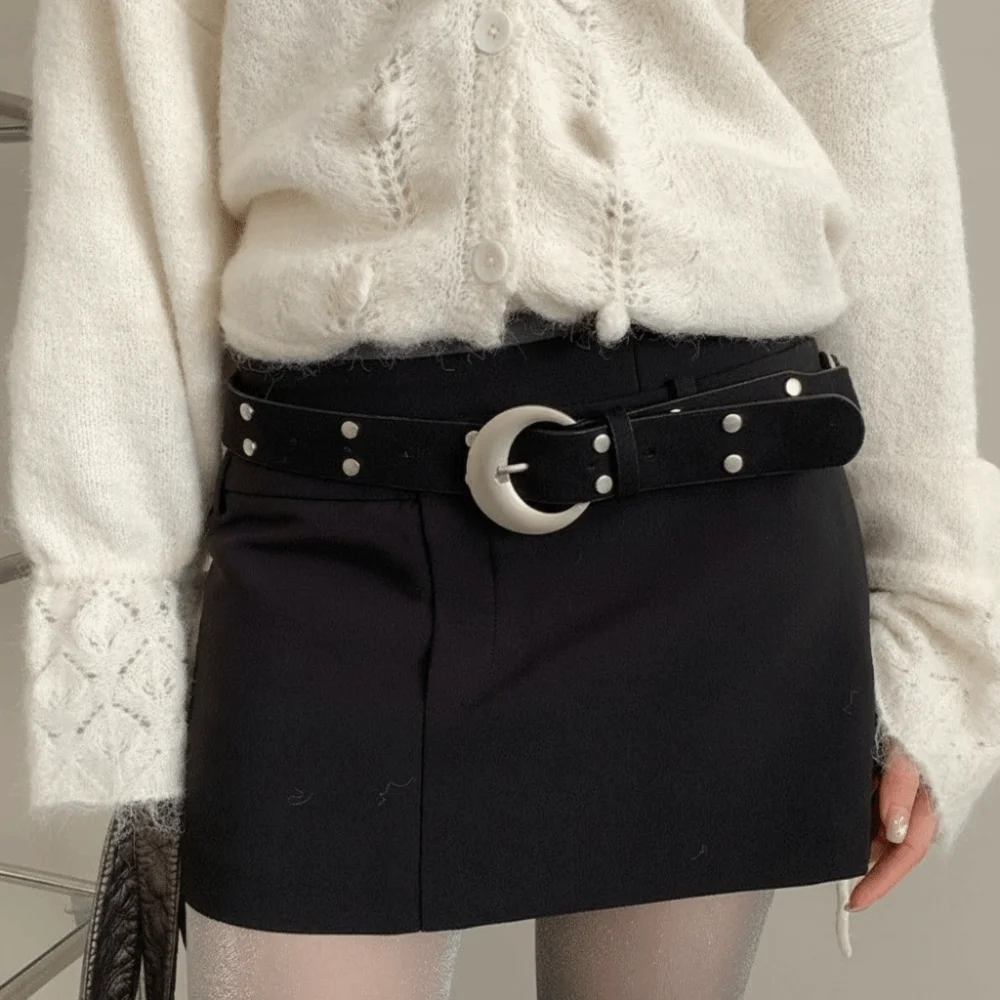 Punk Suede Rivet Belts Y2K Metal Western Style Cowboy Belt Korean Style PU Leather Ethnic Style Waistband Jeans Decorative
Punk Suede Rivet Belts Y2K Metal Western Style Cowboy Belt Korean Style PU Leather Ethnic Style Waistband Jeans Decorative