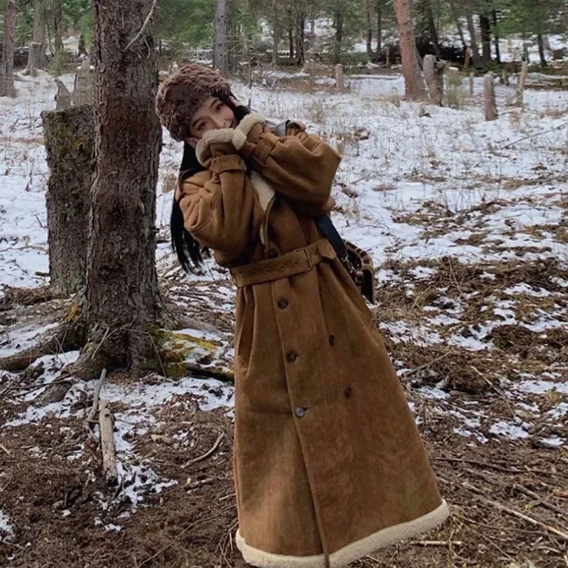 Женское Экологичное пальто из овечьей шерсти, Норковое бархатное пальто средней длины с воротником-стойкой, плюшевый Топ, милый и нежный стиль
Женское Экологичное пальто из овечьей шерсти, Норковое бархатное пальто средней длины с воротником-стойкой, плюшевый Топ, милый и нежный стиль