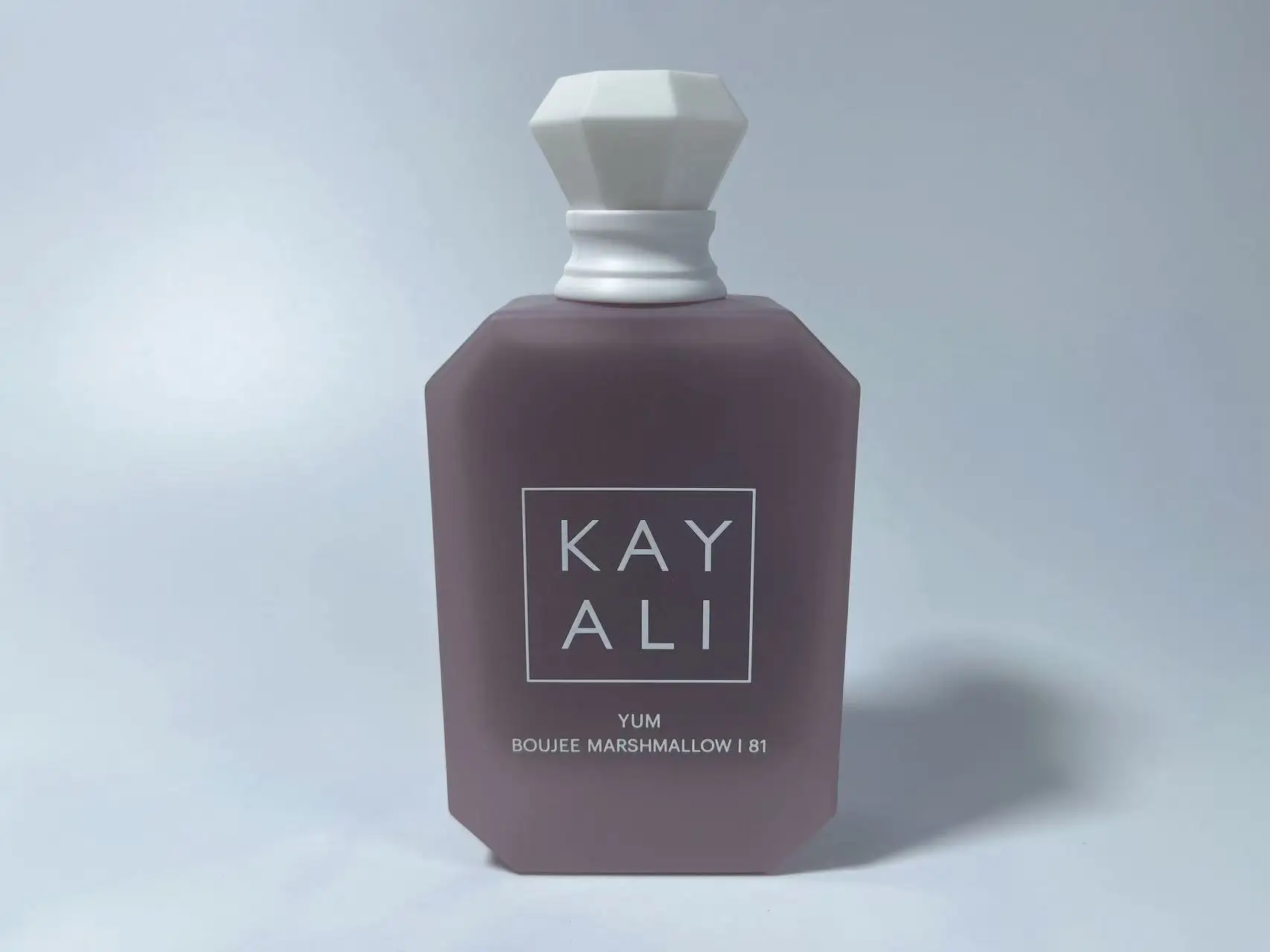 KAYALI Yum Boujee Marshmallow 81 Eau de Parfum Intense, 100 ml / 3.4 Fl Oz - Warm Gourmand Fragrance with Whipped Vanilla
KAYALI Yum Boujee Marshmallow 81 Eau de Parfum Intense, 100 ml / 3.4 Fl Oz - Warm Gourmand Fragrance with Whipped Vanilla