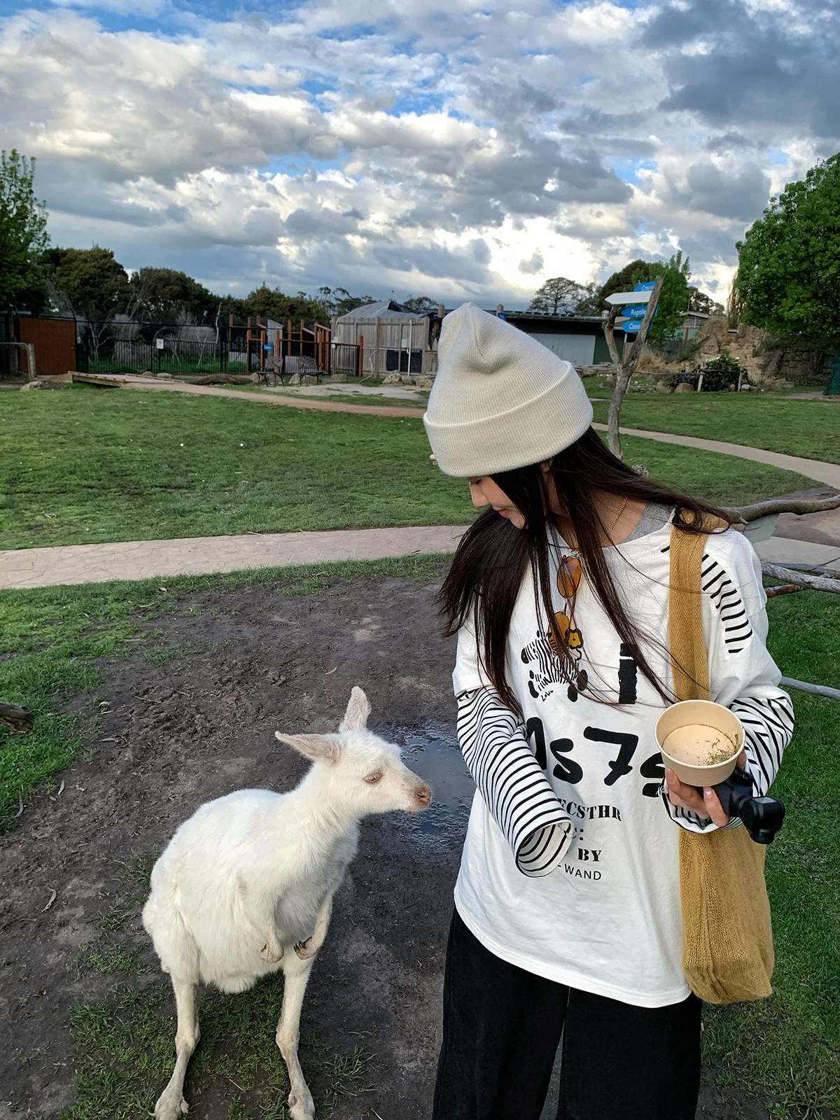 Американская свободная женская футболка с длинным рукавом, осенне-зимняя, повседневная, хлопковая, в полоску, с эффектом двухслойности, цветной блок-топ
Американская свободная женская футболка с длинным рукавом, осенне-зимняя, повседневная, хлопковая, в полоску, с эффектом двухслойности, цветной блок-топ