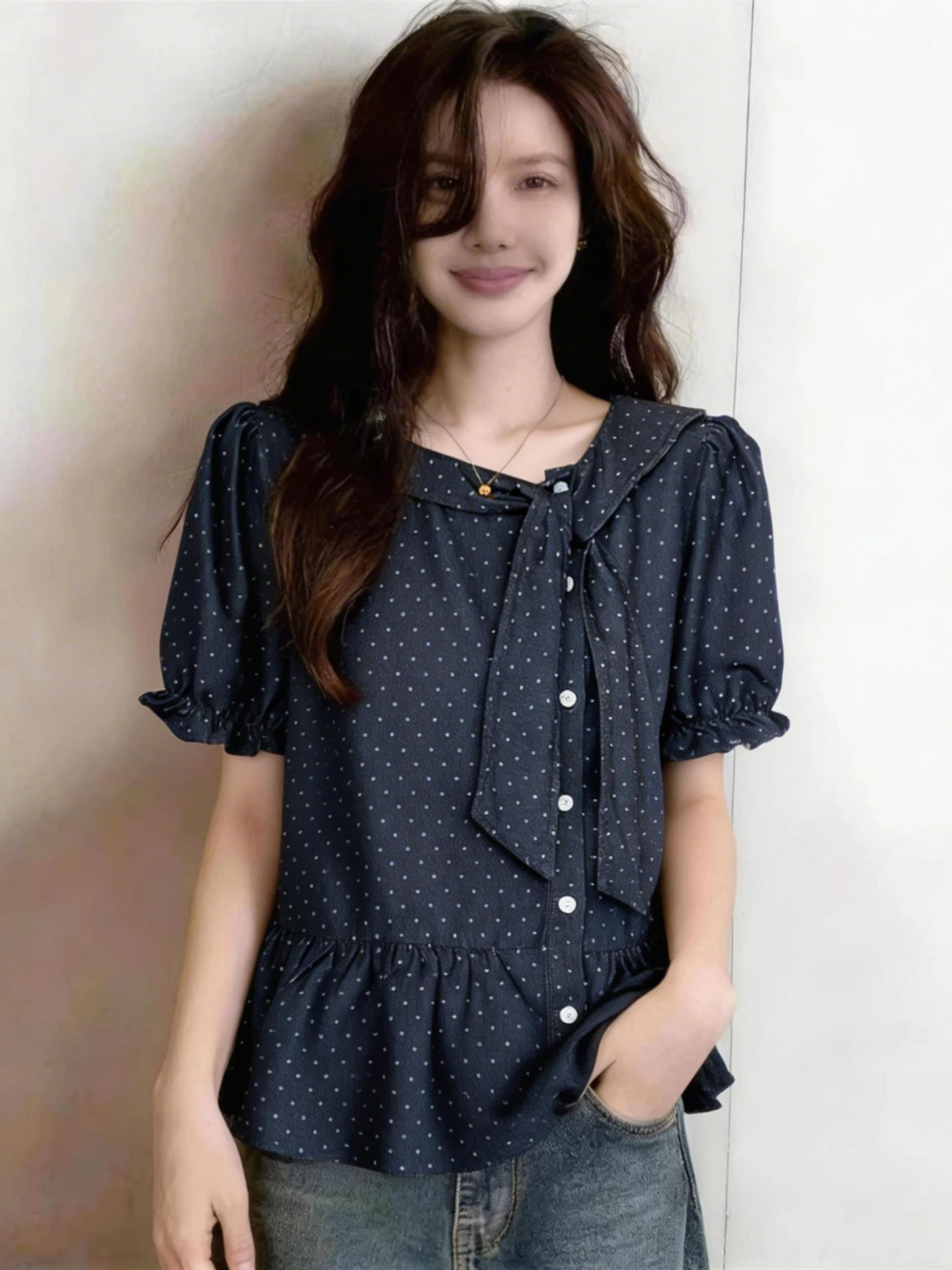 Retro Polka Dot Short Sleeve Base Shirt Women Summer 2026 plus Size Slimming Design Belted Short Length Top Korean Style Comm...
Retro Polka Dot Short Sleeve Base Shirt Women Summer 2026 plus Size Slimming Design Belted Short Length Top Korean Style Comm...