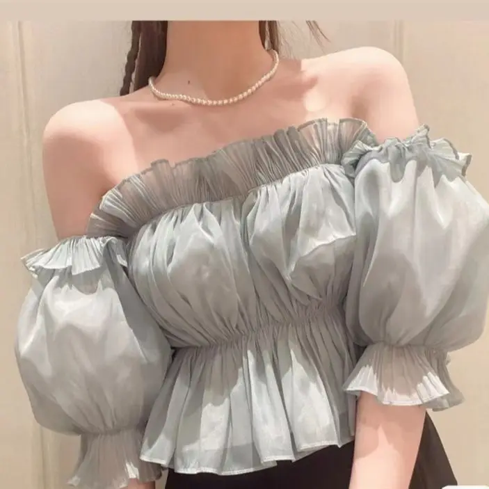 2025 spring new product Japanese temperament commuting one-word collar off-the-shoulder solid color fungus edge chiffon shirt
2025 spring new product Japanese temperament commuting one-word collar off-the-shoulder solid color fungus edge chiffon shirt