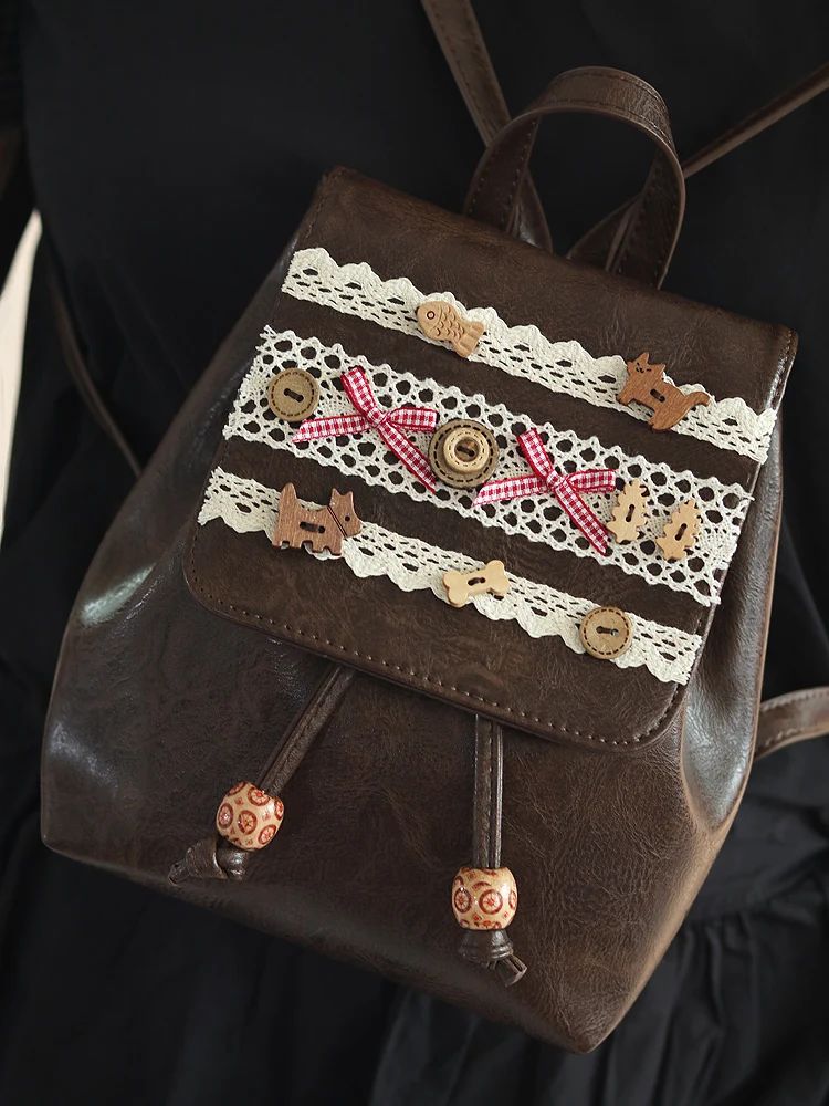 Artistic Handmade Vintage Brown Backpack Lightweight Commuter Bag 2024 New Versatile Soft PU Leather Shoulder Bag for Youth
Artistic Handmade Vintage Brown Backpack Lightweight Commuter Bag 2024 New Versatile Soft PU Leather Shoulder Bag for Youth