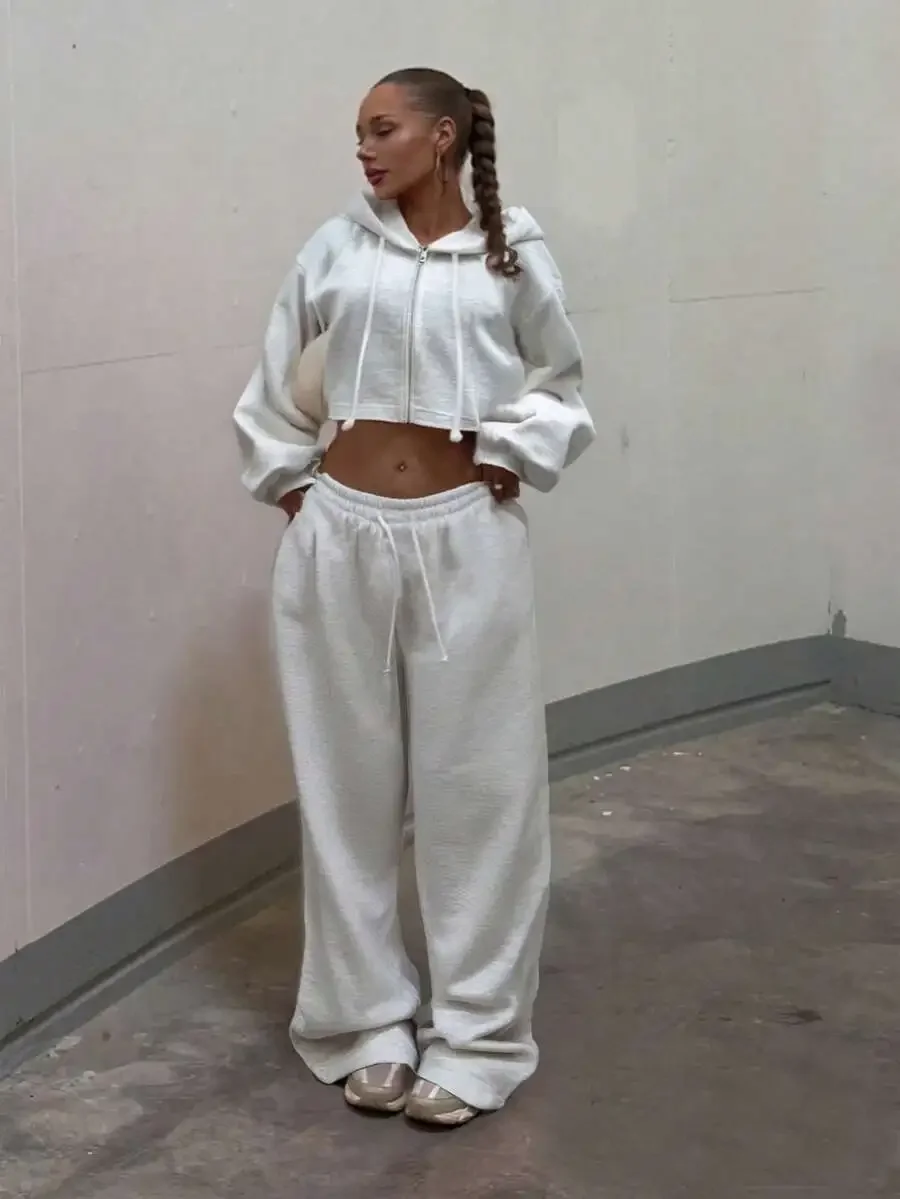 2pcs Women Casual Solid Color Cropped Hoodie And Wide Leg Sweatpants Set
2pcs Women Casual Solid Color Cropped Hoodie And Wide Leg Sweatpants Set