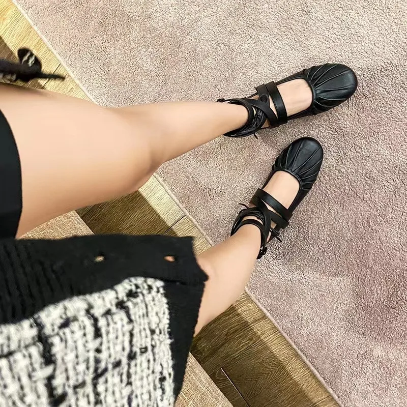 New Women's Shoes with Strap Single Shoes Women's Flat Bottom Shallow Mouth Versatile One Button Ballet Dance Shoes
New Women's Shoes with Strap Single Shoes Women's Flat Bottom Shallow Mouth Versatile One Button Ballet Dance Shoes